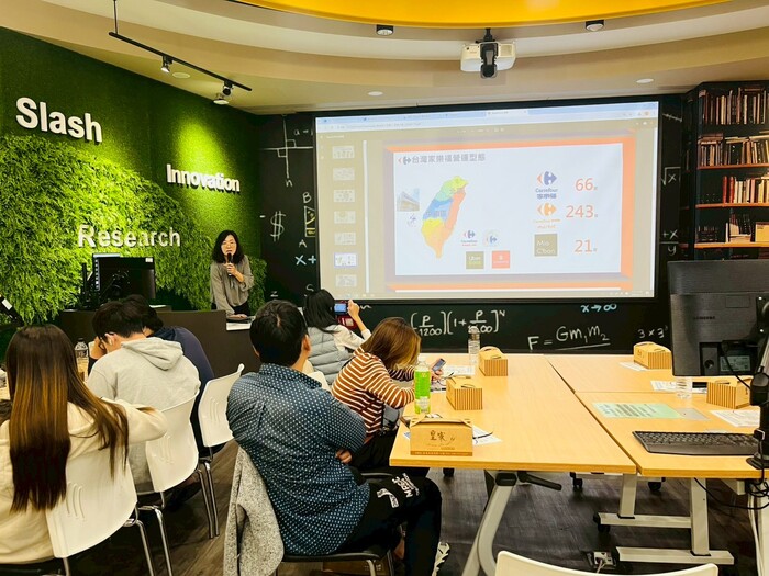 115學年度產業攜手專班廠商說明會 - 家福廠商代表圖片